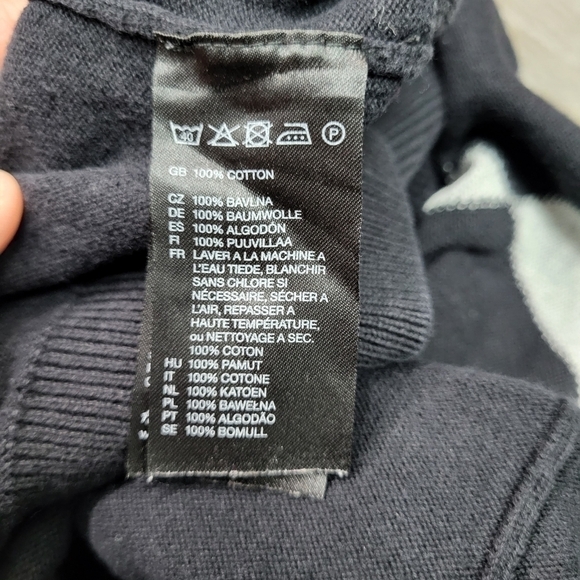 H&M | Man V-neck Sweaters - Picture 6 of 6